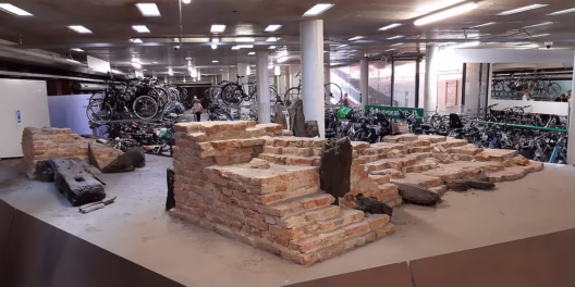 Restanten Woenselse Poort in fietsenstalling